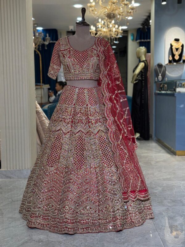 BRIDAL TAIL LEHENGA